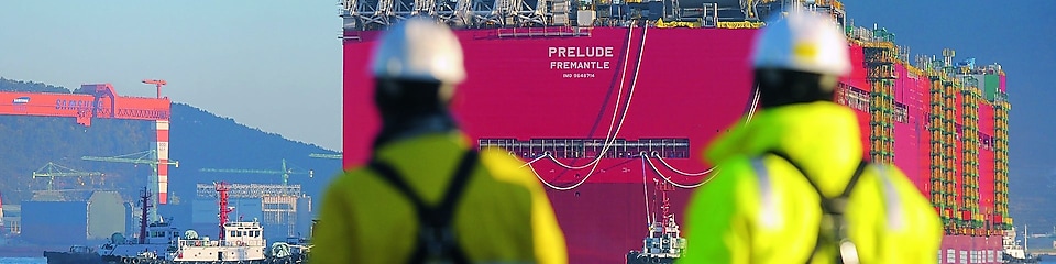 Prvá plavba ťažobnej plošiny Prelude: obrovský trup plošiny je vôbec prvý raz spustený na vodu