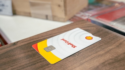 Palivová karta Shell na stole