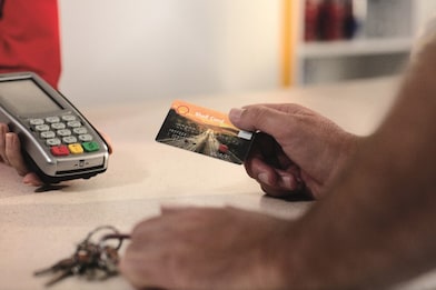 spojení telefonu a uctu v jednom s Palivovou kartou Shell