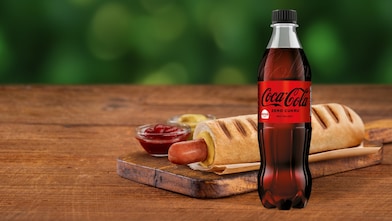 Coca-Cola a Hot Dog